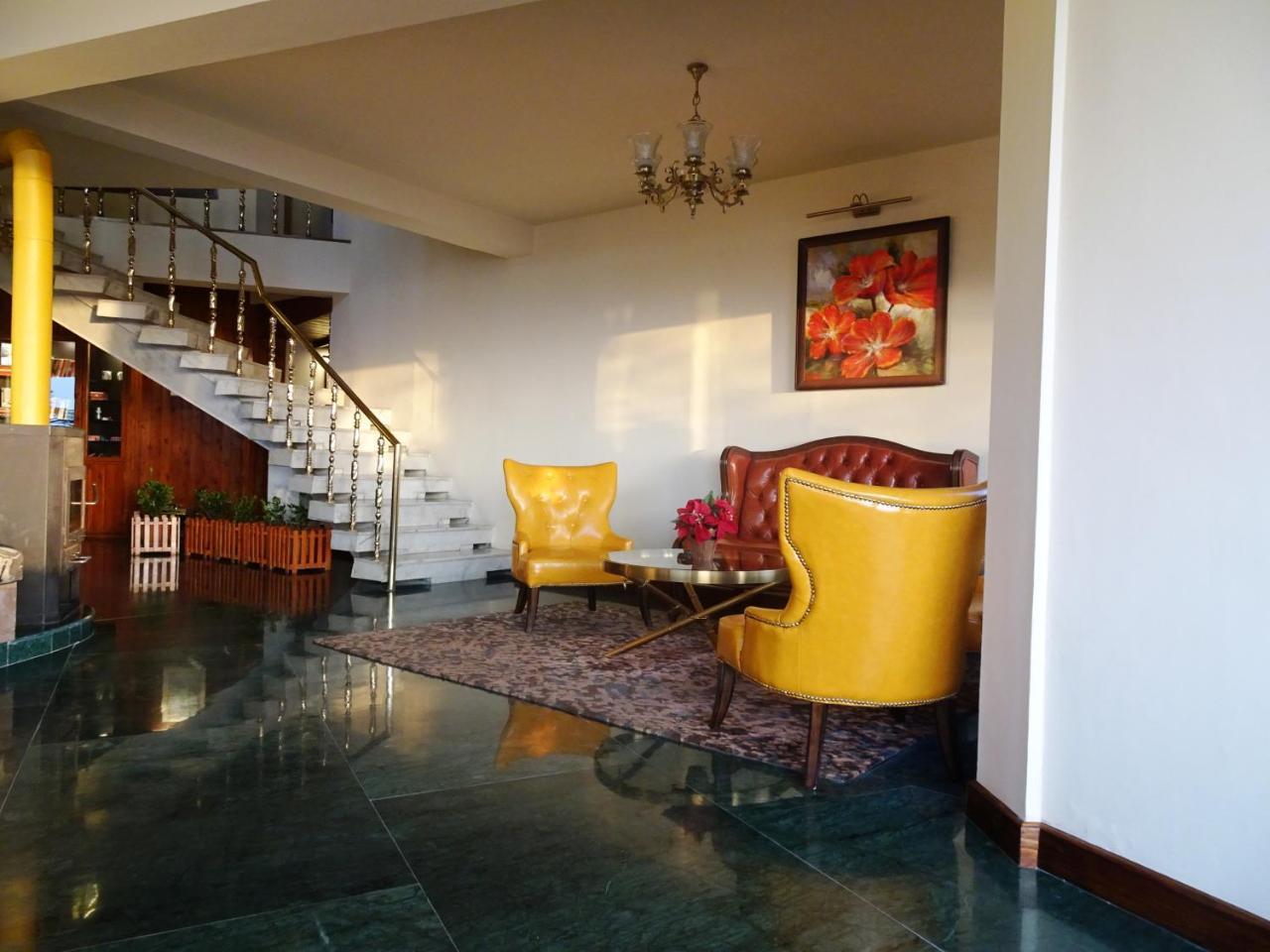 Honeymoon Inn Shimla Buitenkant foto